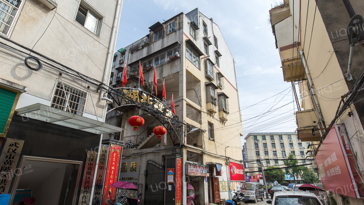 药材宿舍外景图