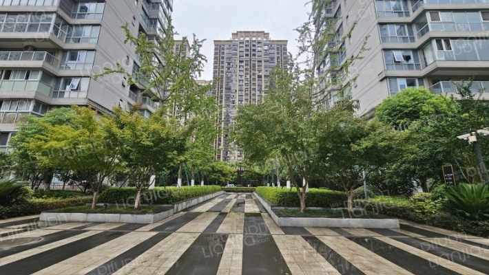 绿地中央广场五期外景图