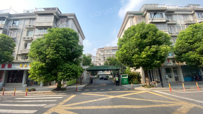 浦江苑小区外景图