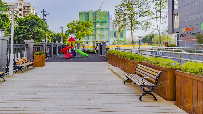 陆庄庭苑外景图