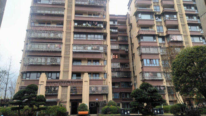 逸山公馆外景图