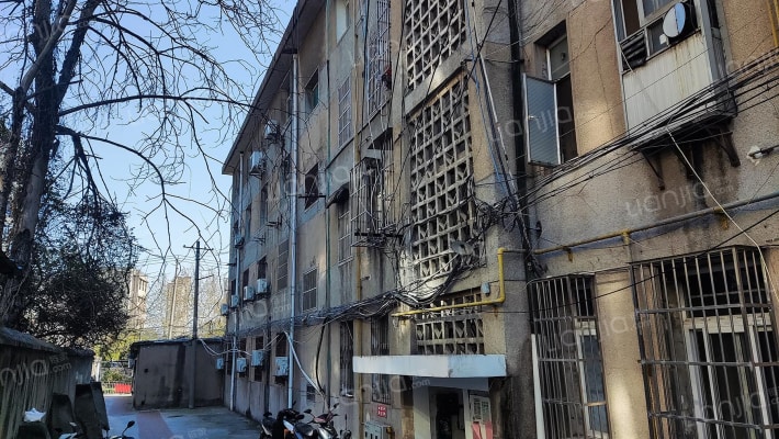 青阳西村派出所宿舍外景图