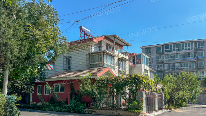 绿荫别墅小区外景图