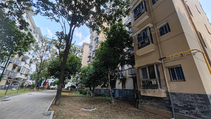 湖南安全职业技术学院家属楼外景图