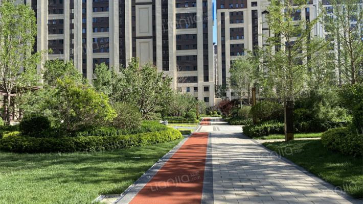 中海寰宇天下御山府外景图