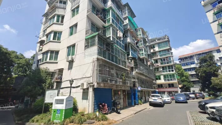 临江公寓外景图