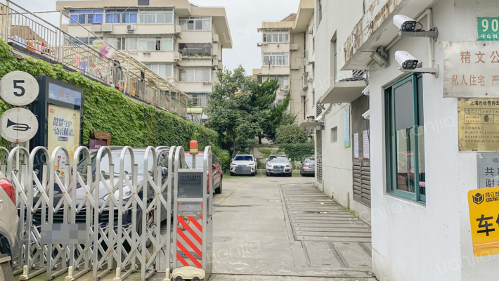 精文公寓外景图