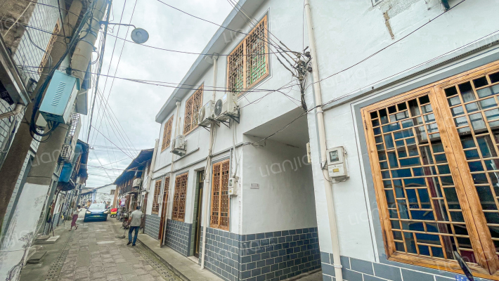 横溪张家弄外景图