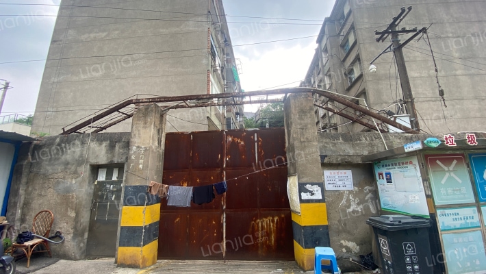 龙山化工总厂厂区外景图