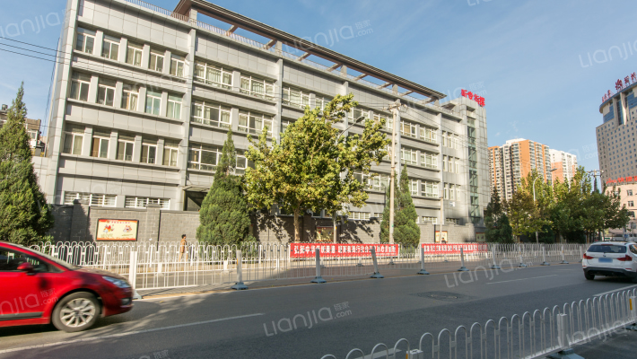 华威西里外景图