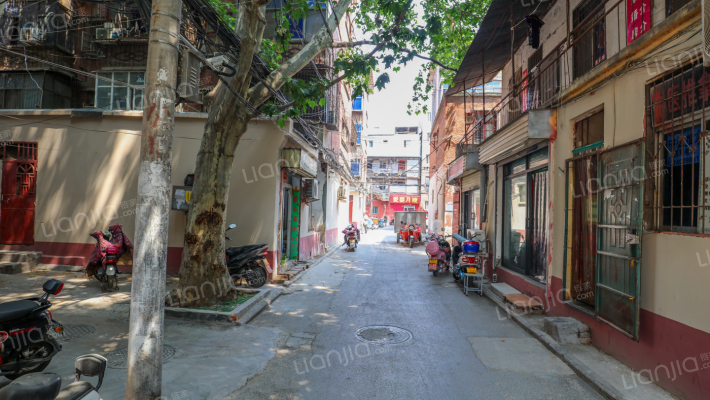 石桥西里外景图