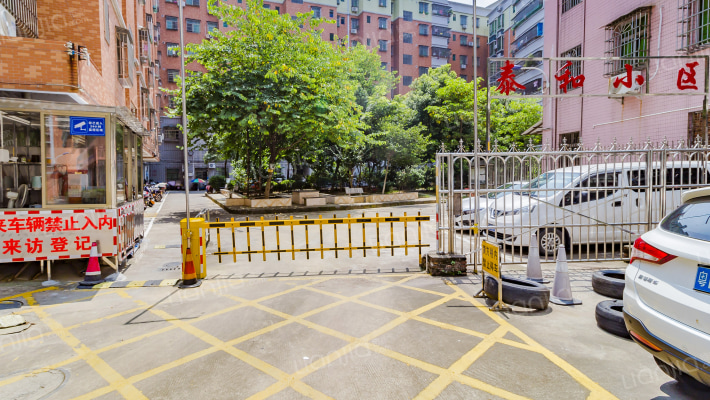 泰和小区外景图