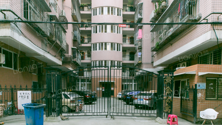 黄金公寓外景图