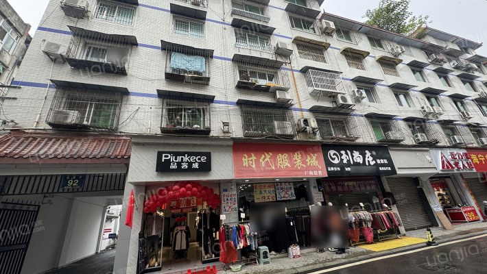 老干休所宿舍楼外景图