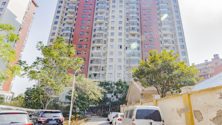 天纵汉北康城外景图