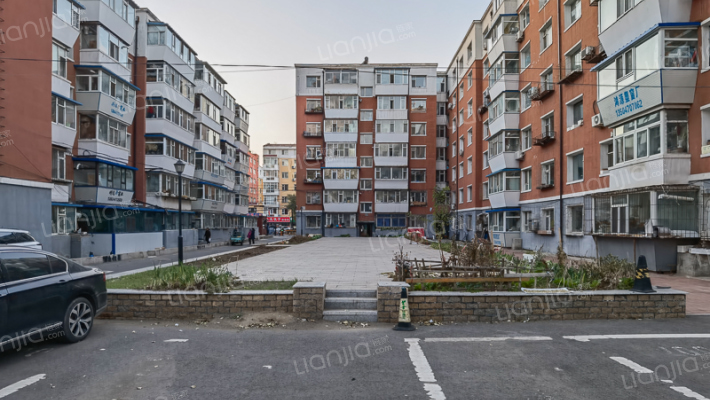 东北石油局宿舍外景图