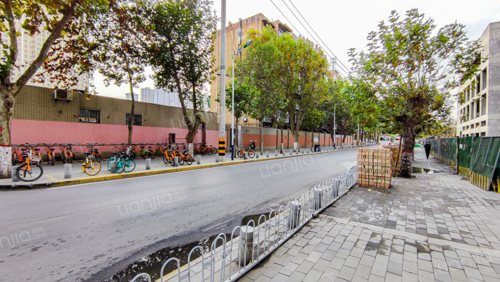 公交六公司西区家属院外景图