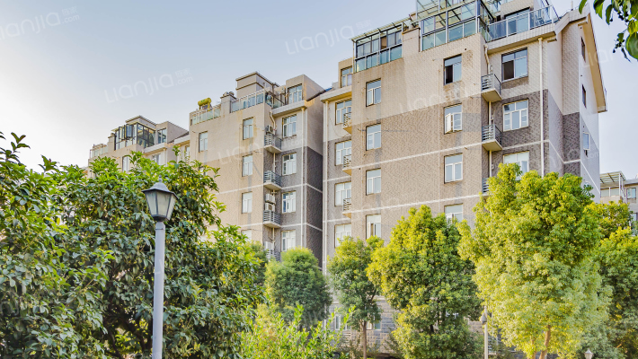 水墨兰庭外景图