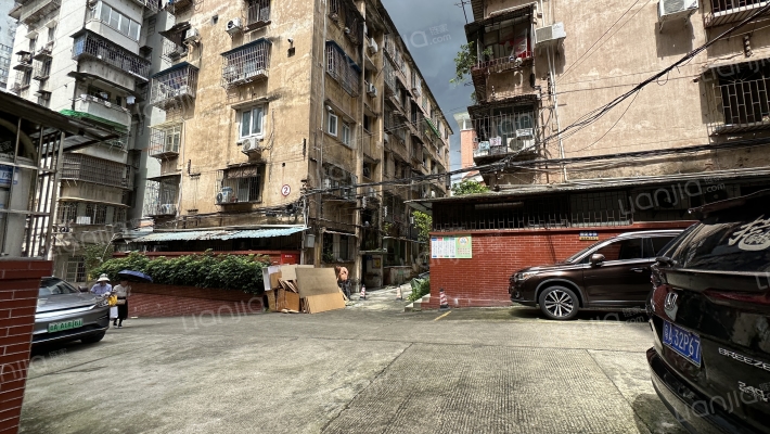 东风东路703号大院外景图