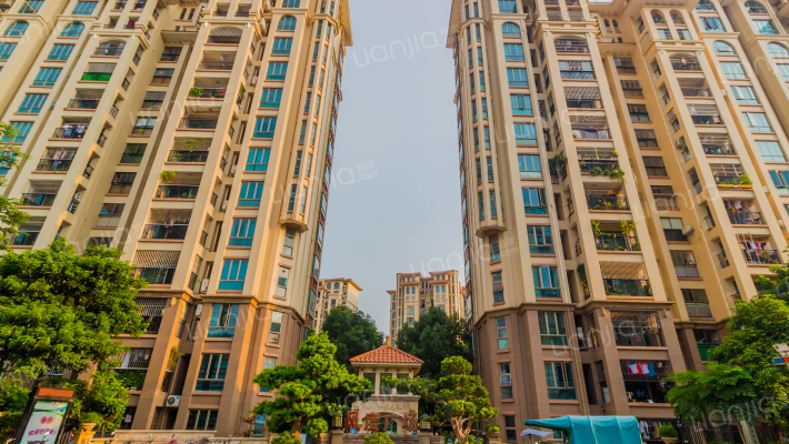 罗村风度广场外景图