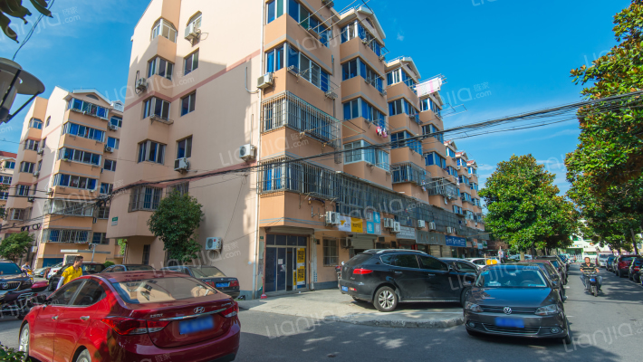 育秀八区外景图