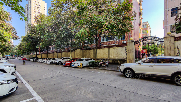 街办小区外景图