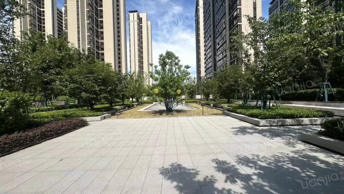 江畔都会上城外景图