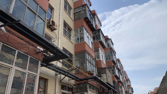 胜果里胡同外景图