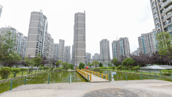 世纪城龙泽苑北区外景图