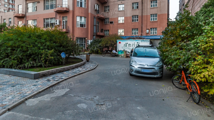 龙电花园外景图