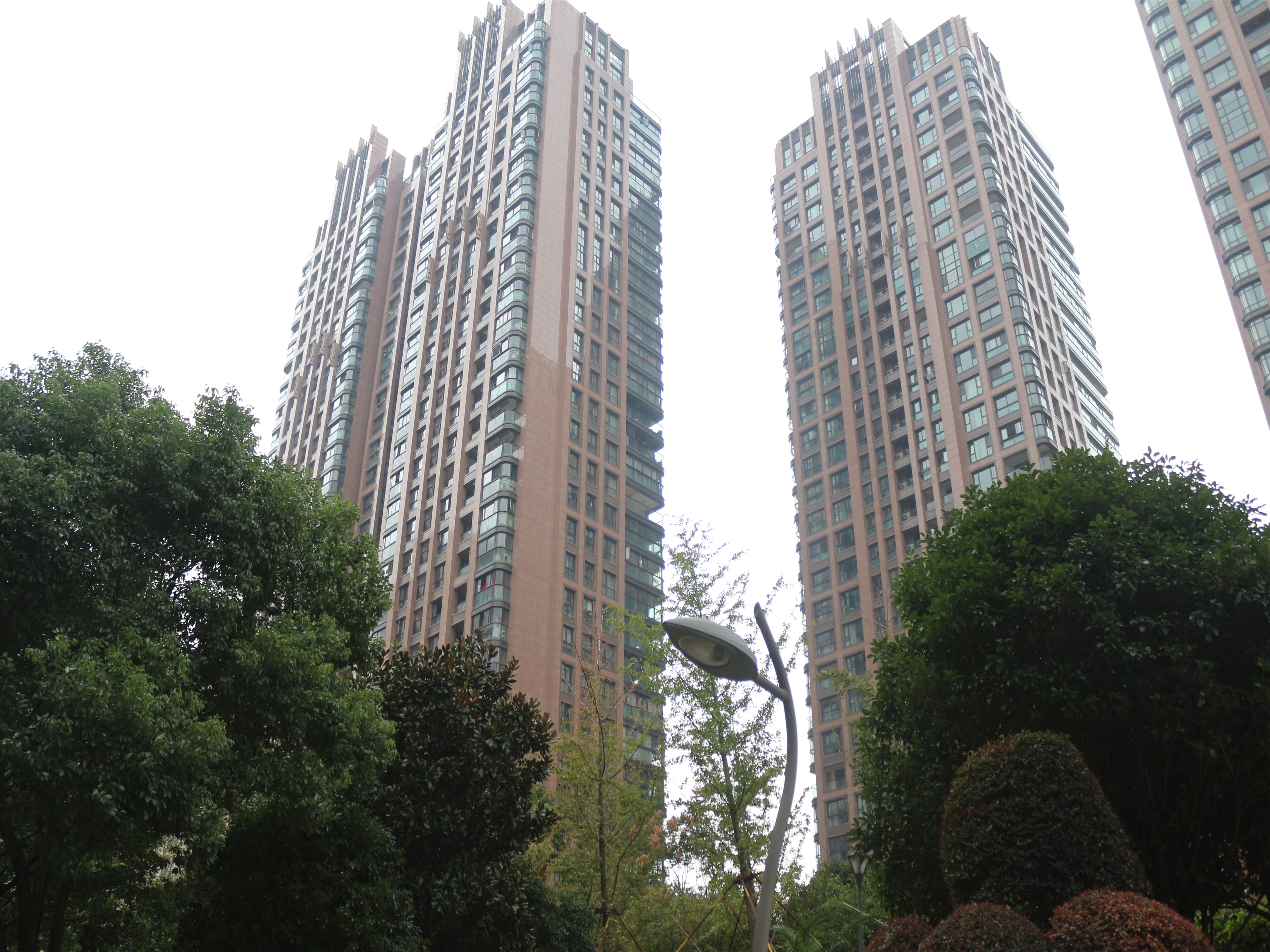 Rainbow Luxury compound photo 8