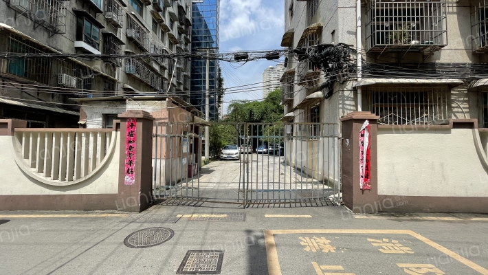 兴贵路214号外景图