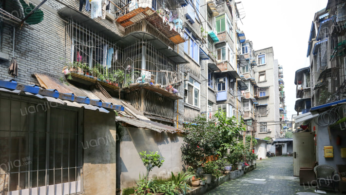 支矶石街27号院外景图