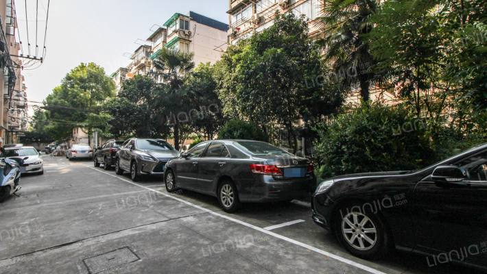 国权路300弄外景图