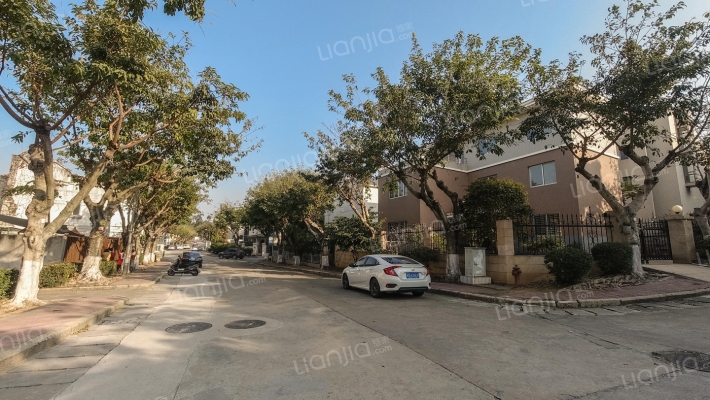 东方高尔夫别墅一期外景图