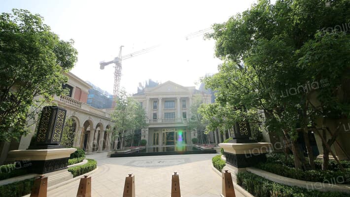 万科八栋墅外景图