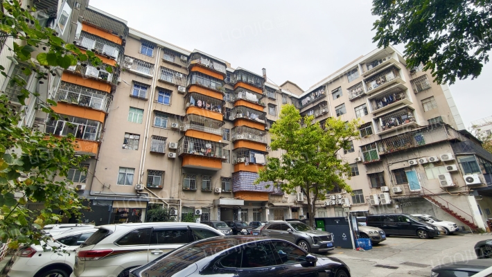 水产综合楼外景图