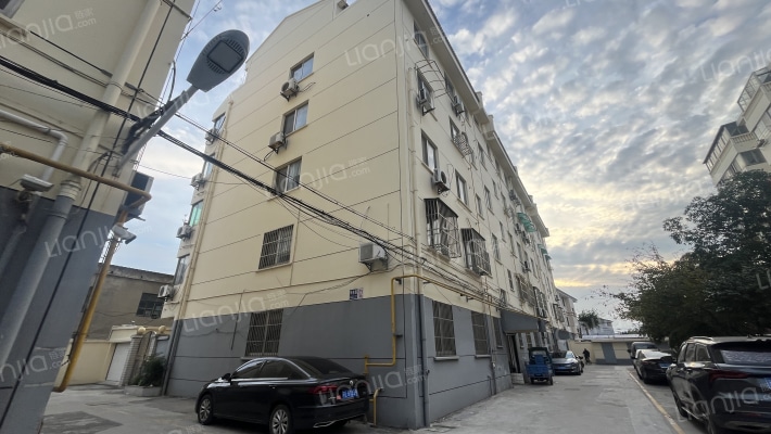 东安新村外景图