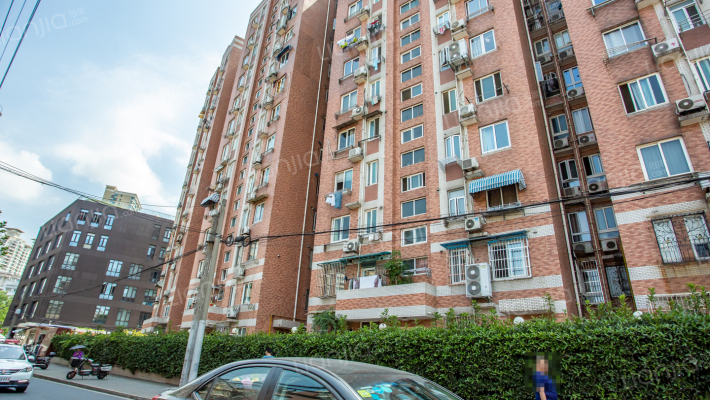 新安公寓外景图