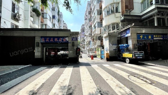 轻工局宿舍外景图