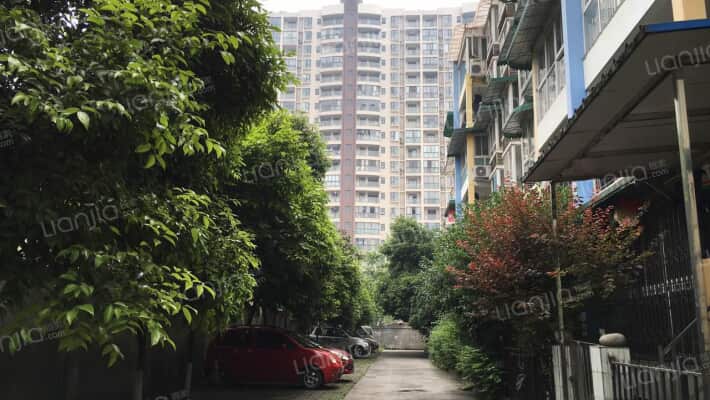 花香庭园外景图