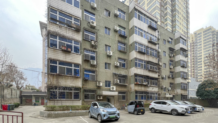 电影资料库住宅楼外景图