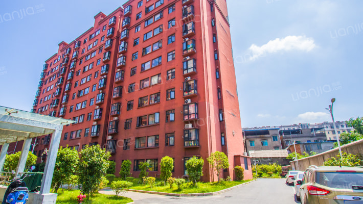 梁万公寓外景图