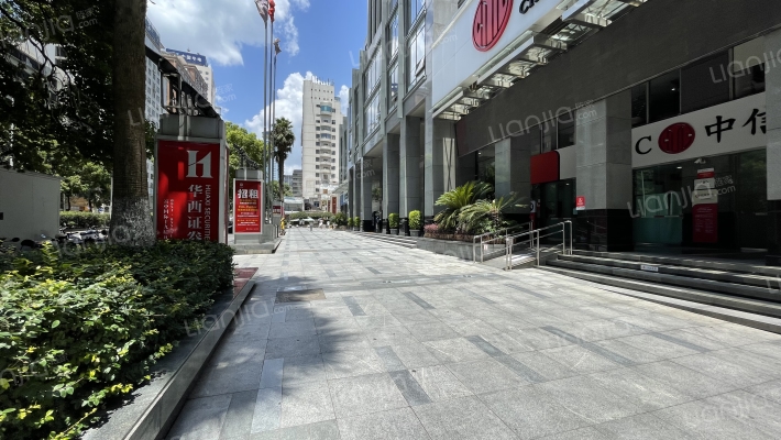 富中国际广场外景图