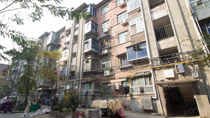 机务段家属院外景图