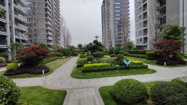 绿荷叠翠轩外景图