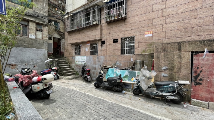 黔灵山42号外景图