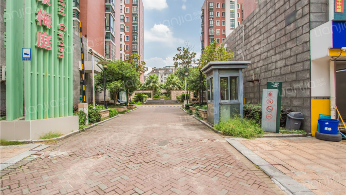 万景梅庭小区外景图