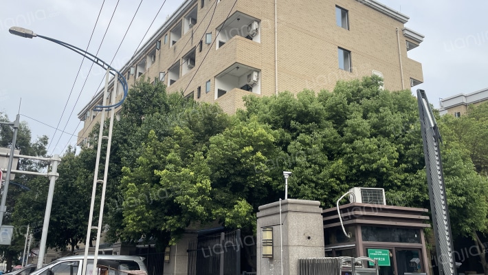 华阳中学宿舍外景图