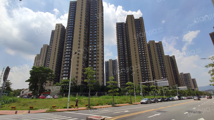 万科中天城市花园外景图